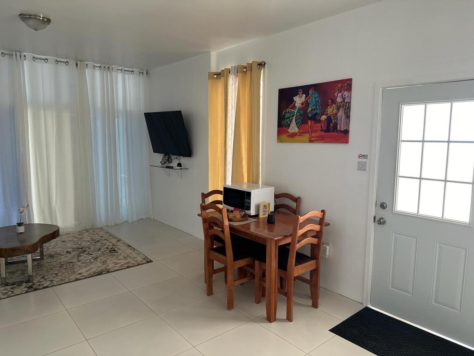 Eldorado Guesthouse & Car Rental Roseau Phòng bức ảnh